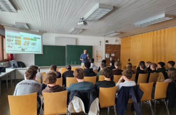 Von der Finanzbildung bis zur Kryptowährung - Ein Vortrag an der HAK und HTL Reutte