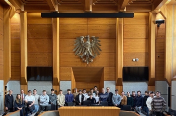 Zwischen Schuld und Wahrheit: HTL Reutte erlebt Justiz hautnah