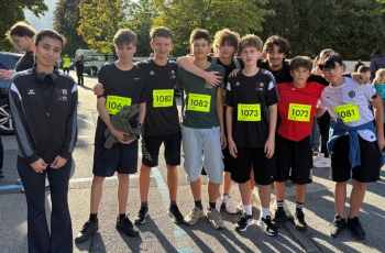 „Schule läuft“: Sportlicher Schulstart beim Rotary-Stundenlauf