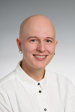 Petz, Julia